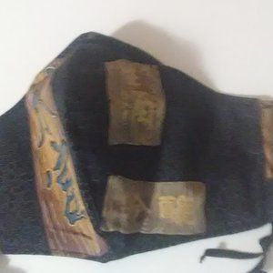 Facemask Asian Inspired Writing Black & Gold